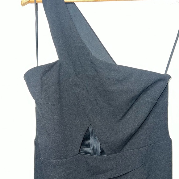 New with Tags Olía Black Midi Asymmetrical One Strap Slit Dress Women Size L - Picture 3 of 6